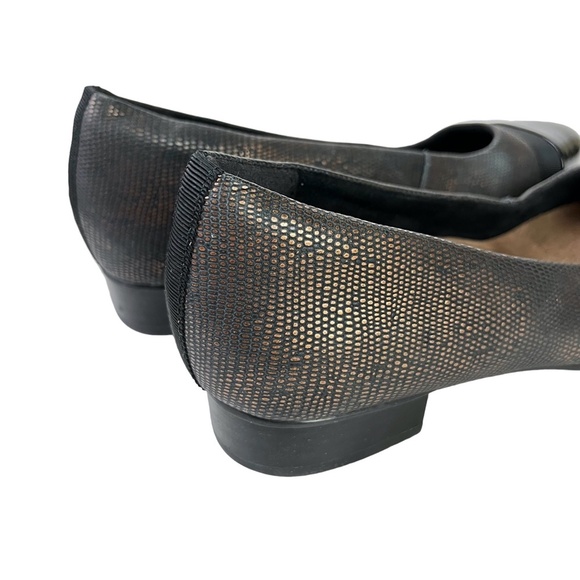 CLARKS Black Bronze Slip On Patent Leather Loafers Slip On Shoes Flats sz 7 M - Picture 6 of 16